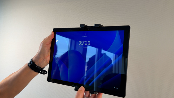 Tablet holder with tablet