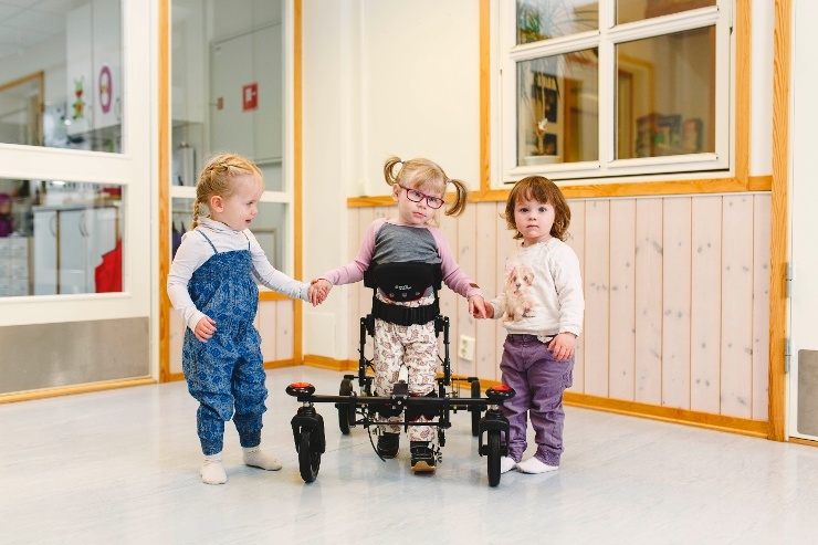 Jente i NF-Walker
