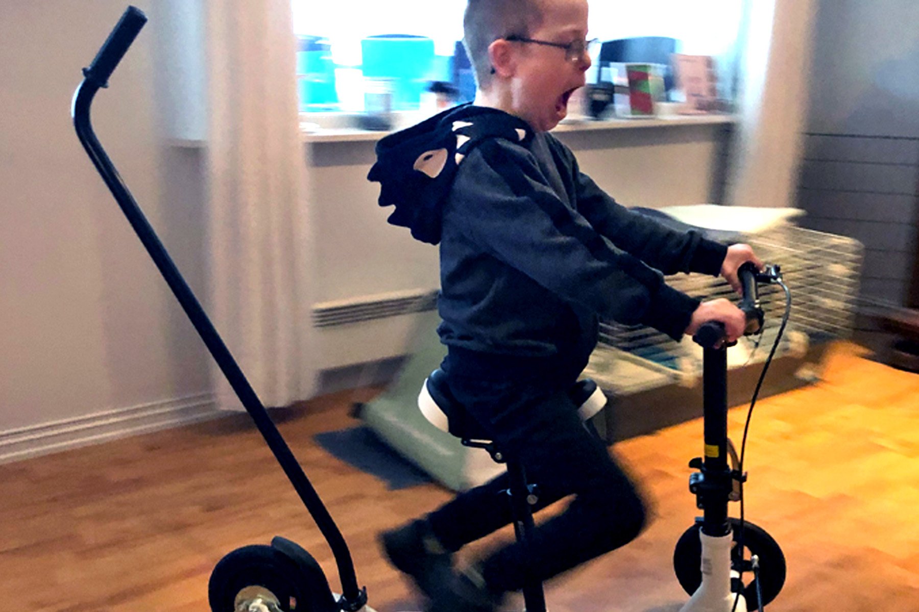 Jonas använder Krabat Runner inomhus